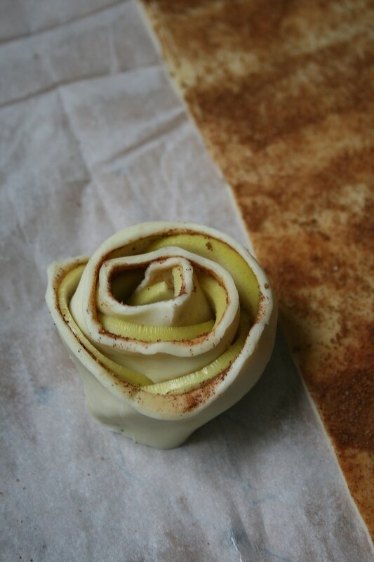 Roses feuilletées de pommes 3
