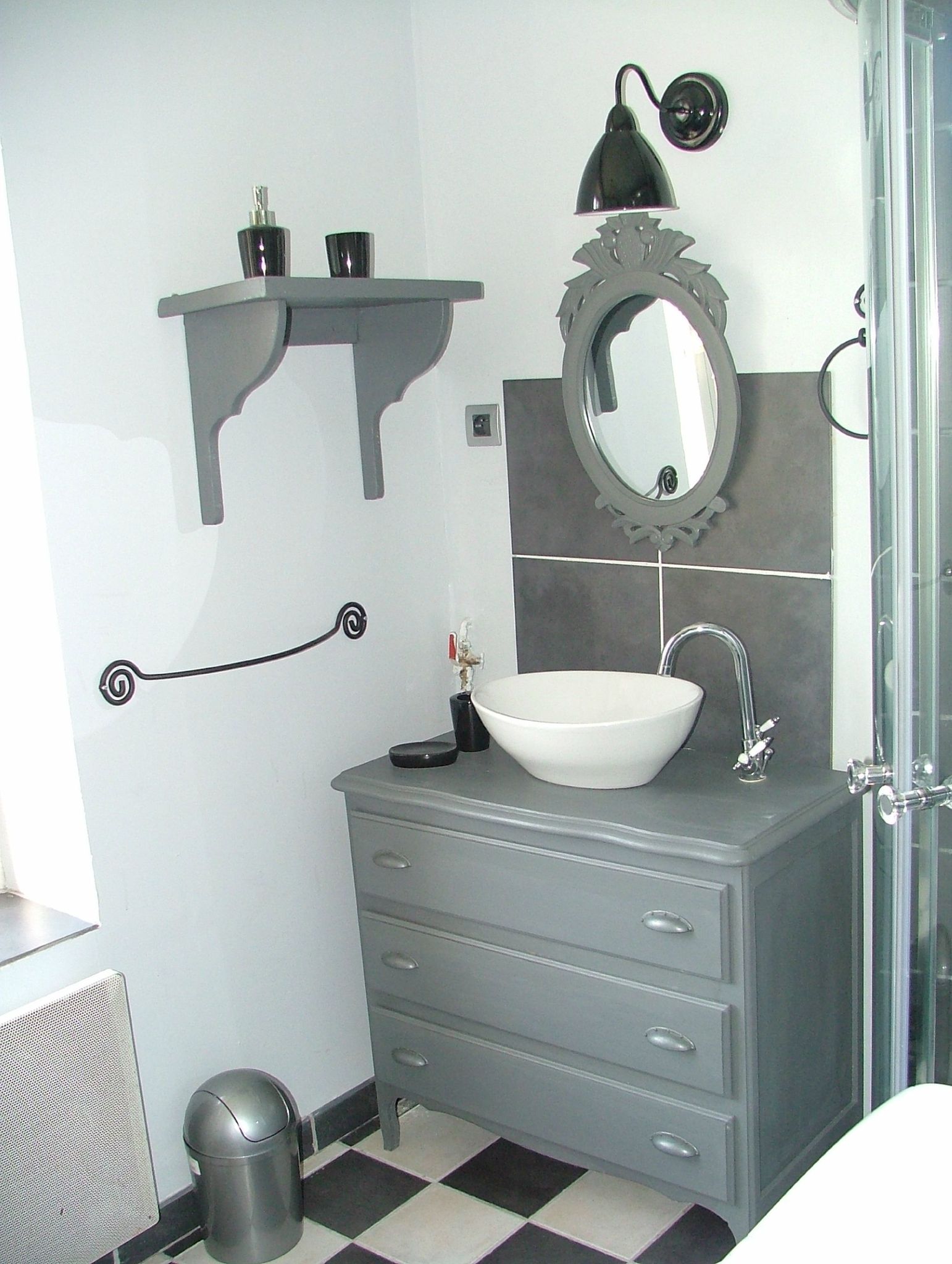 La salle de bain fait peau neuve! annartiste