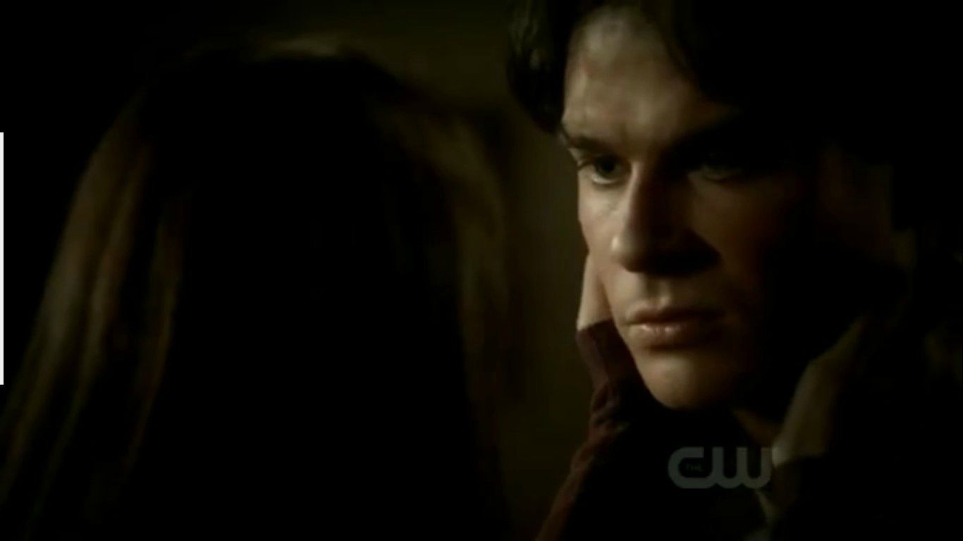 vampire diaries elena rencontre damon