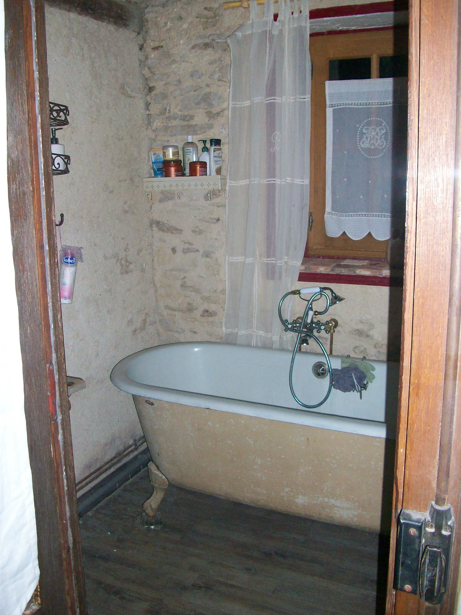 Une salle de bain dans son jus! annartiste