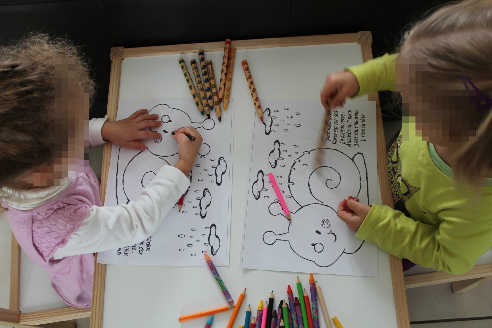 Atelier coloriage & gommettes "petit escargot"
