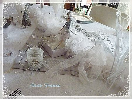table Noël or et blanc