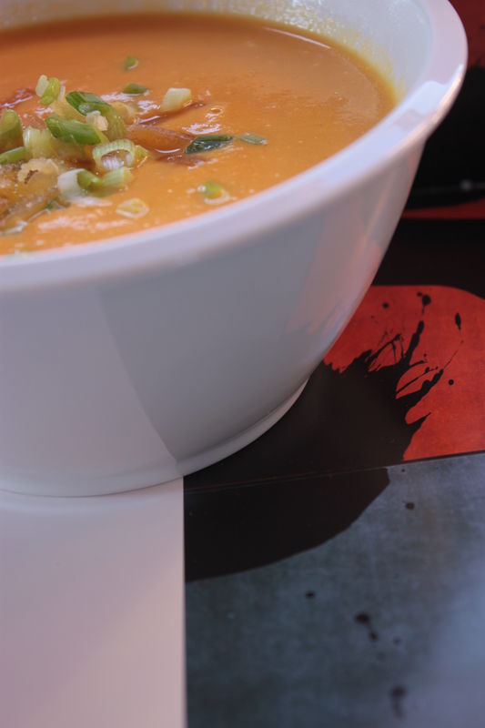 Soupe de carottes au gingembre confit et sésame
