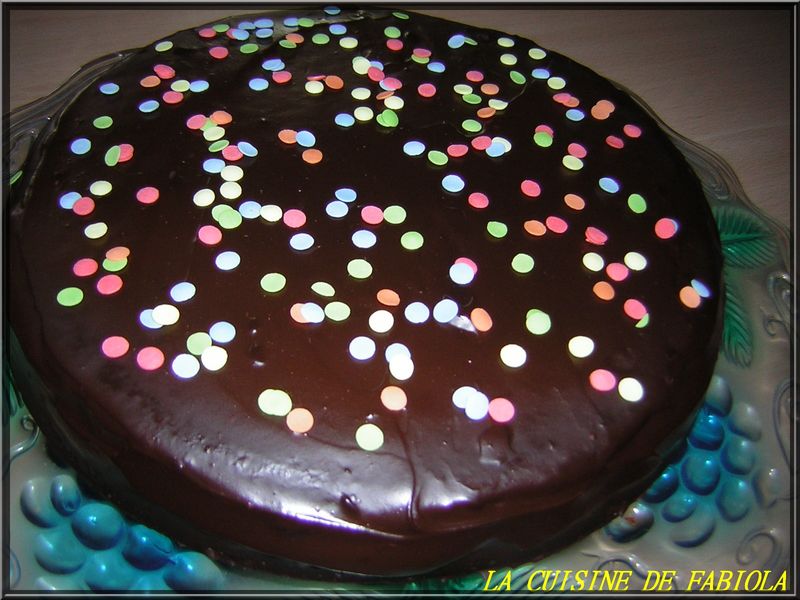 Recette de Gâteau d'anniversaire au chocolat Marmiton - gateau au chocolat anniversaire fille