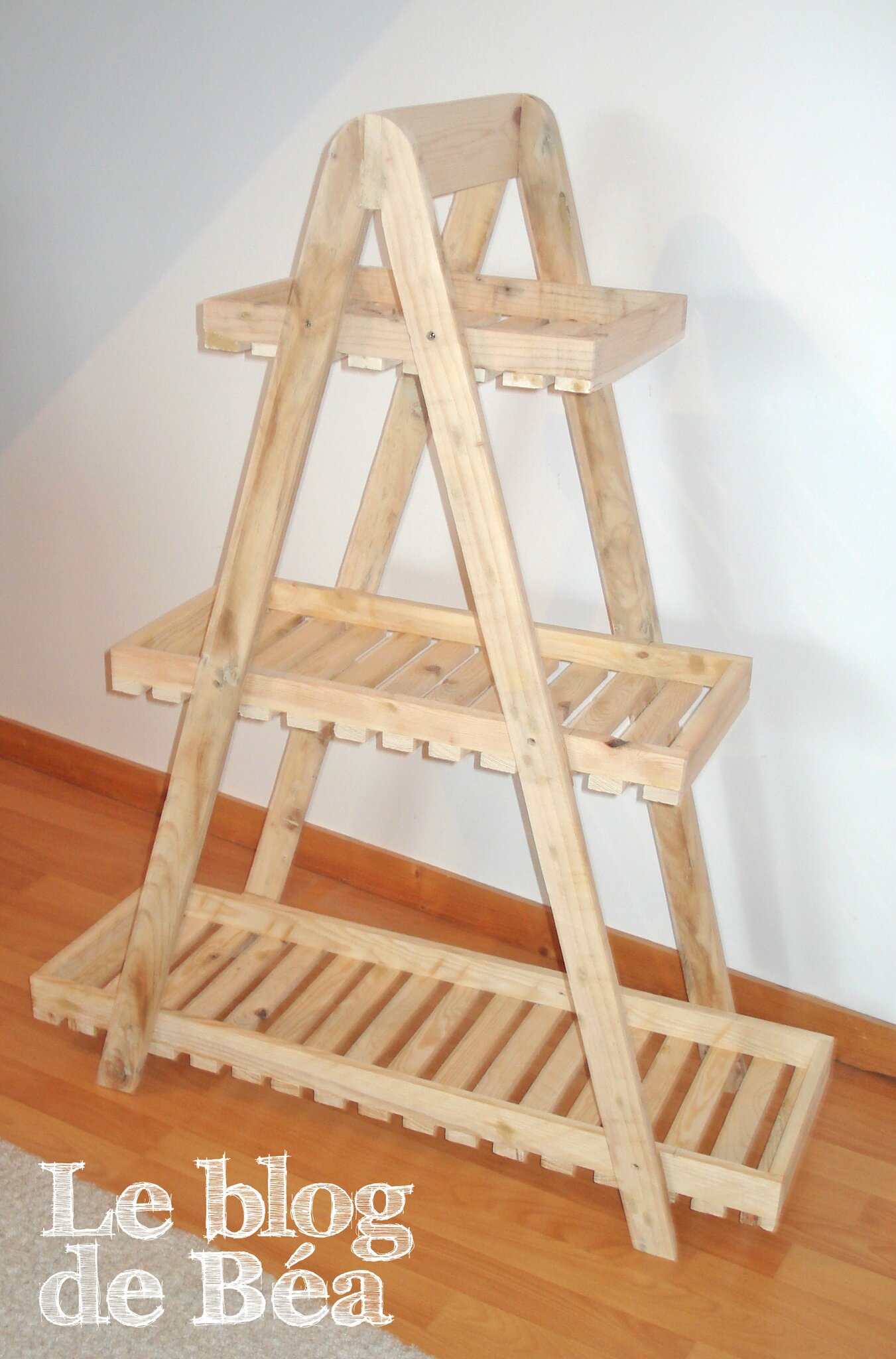 Pas à pas pour fabriquer une étagère style escabeau en bois de ...