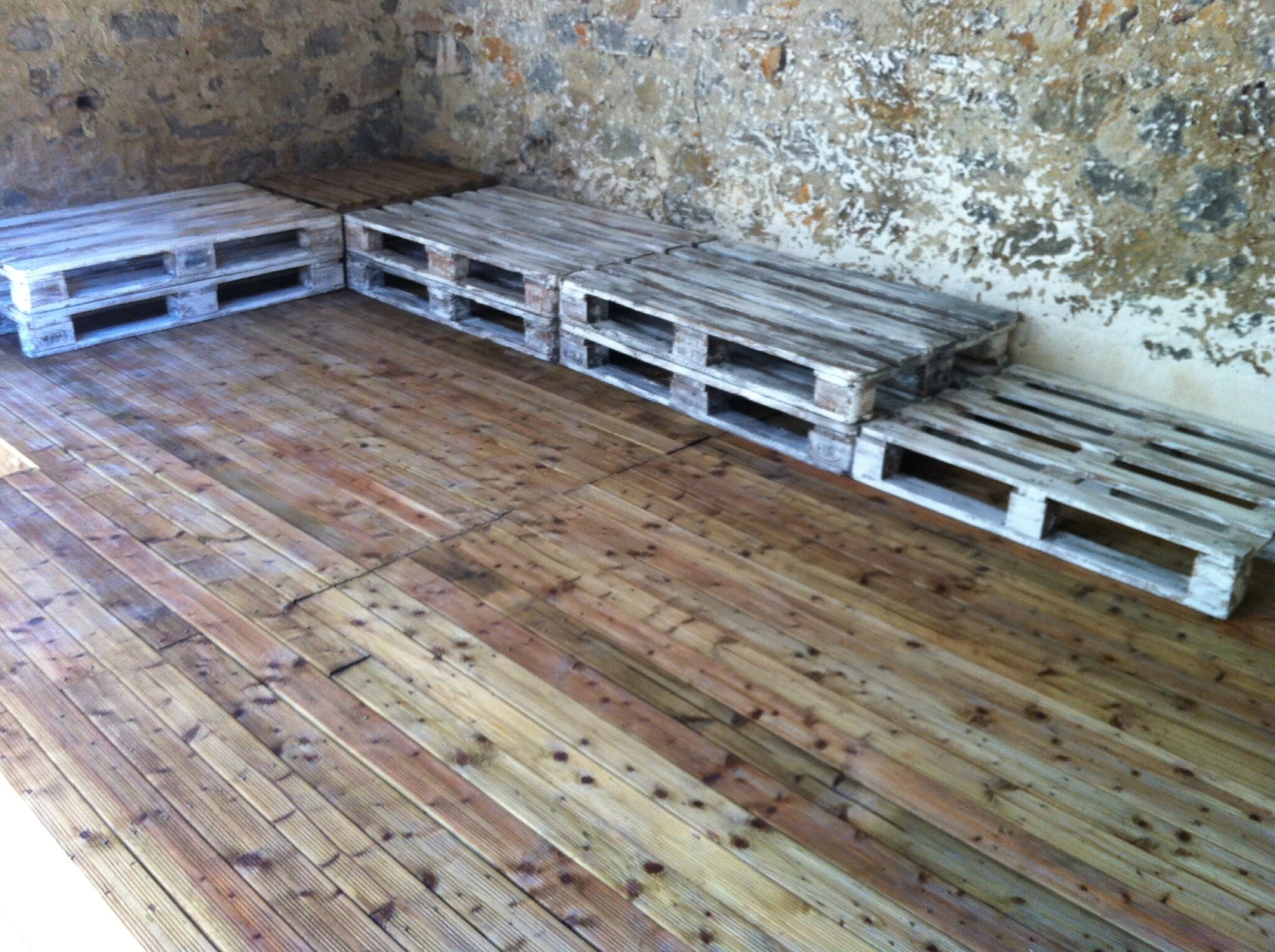 Banquette palette exterieur: meuble ext rieur en palette de bois ...