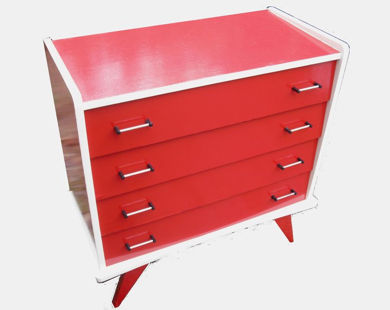 commode rouge
