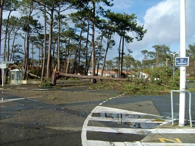 Photo-degats-vents-tempete-biscarosse-plage-chateau-eau-cinq