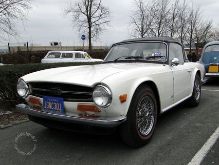 Triumph tr6 roadster 1969 a 1976 salon champenois du véhicule de collection de Reims 2011 1