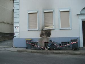 2013 14 04 -2- poubelles brûlées Chasnot