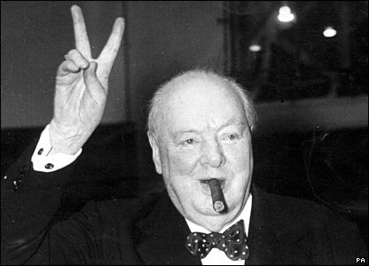 Résultat de recherche d'images pour "signe d ela victoire doigts en V"