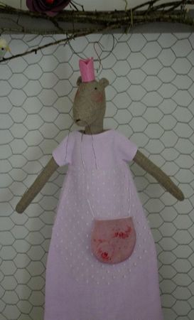 souris & son sac mauve portrait