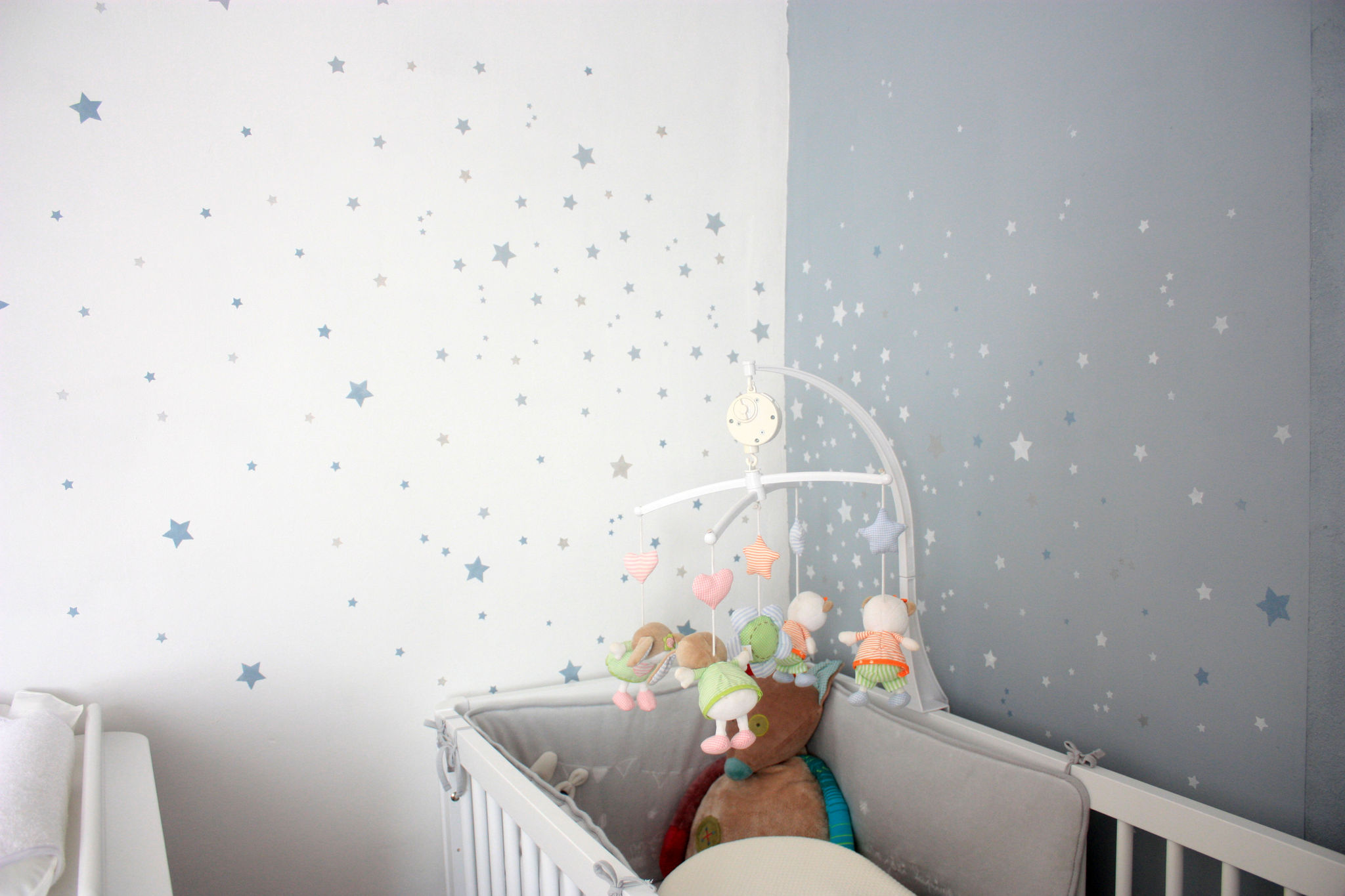 Chambre fille rose gris blanc: decoration chambre bebe murs ...