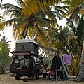 bivouac dans les cocotiers au sud de fort Cochin
