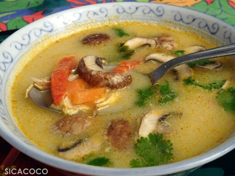 SOUPE THAILANDAISE LAIT DE COCO POULET/GINGEMBRE/ CITRONNELLE....TOM KHA KAÏ LES DE
