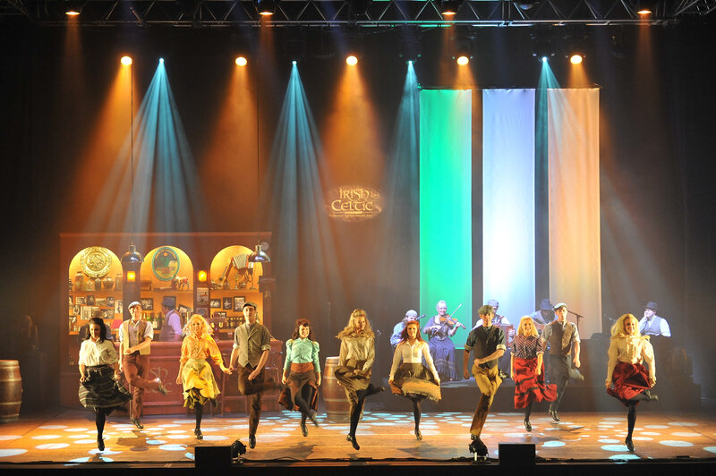 irish-celtic-tournée-2019-spirit-of-ireland-danse-festive-ambiance-pub-musique-groupe-femmes-claquette