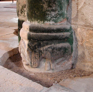 Saint_Laurent_en_Brionnais_chapiteaux_9