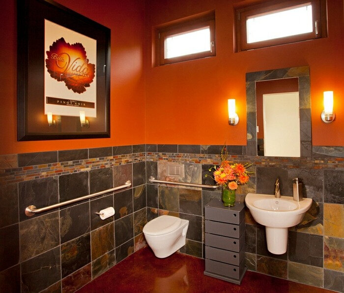 aménagement-salle-de-bains-orange-marron-lavabo-toilettes