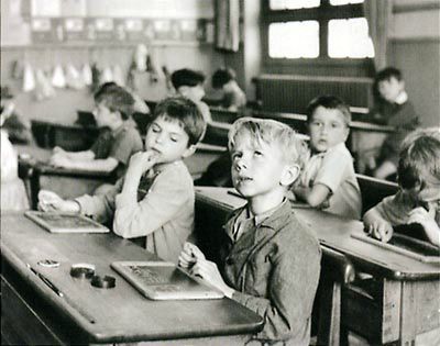 les_doigts_plein_d_encre_de_doisneau