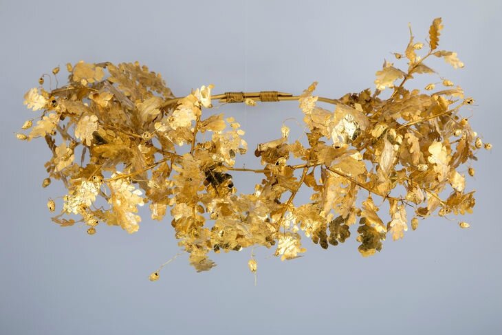 couronne d'or feuilles de chên