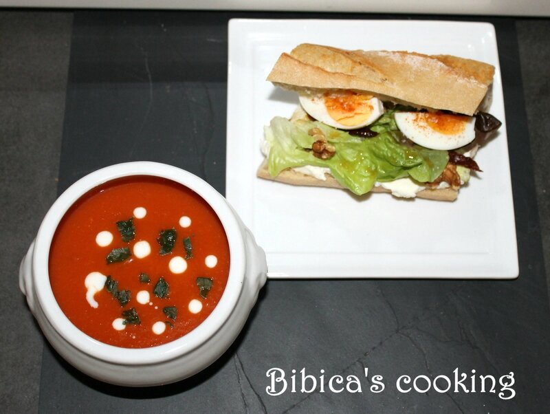 Sandwich gourmand au fromage italien et noix et Velouté épicé, tomates & patates douces