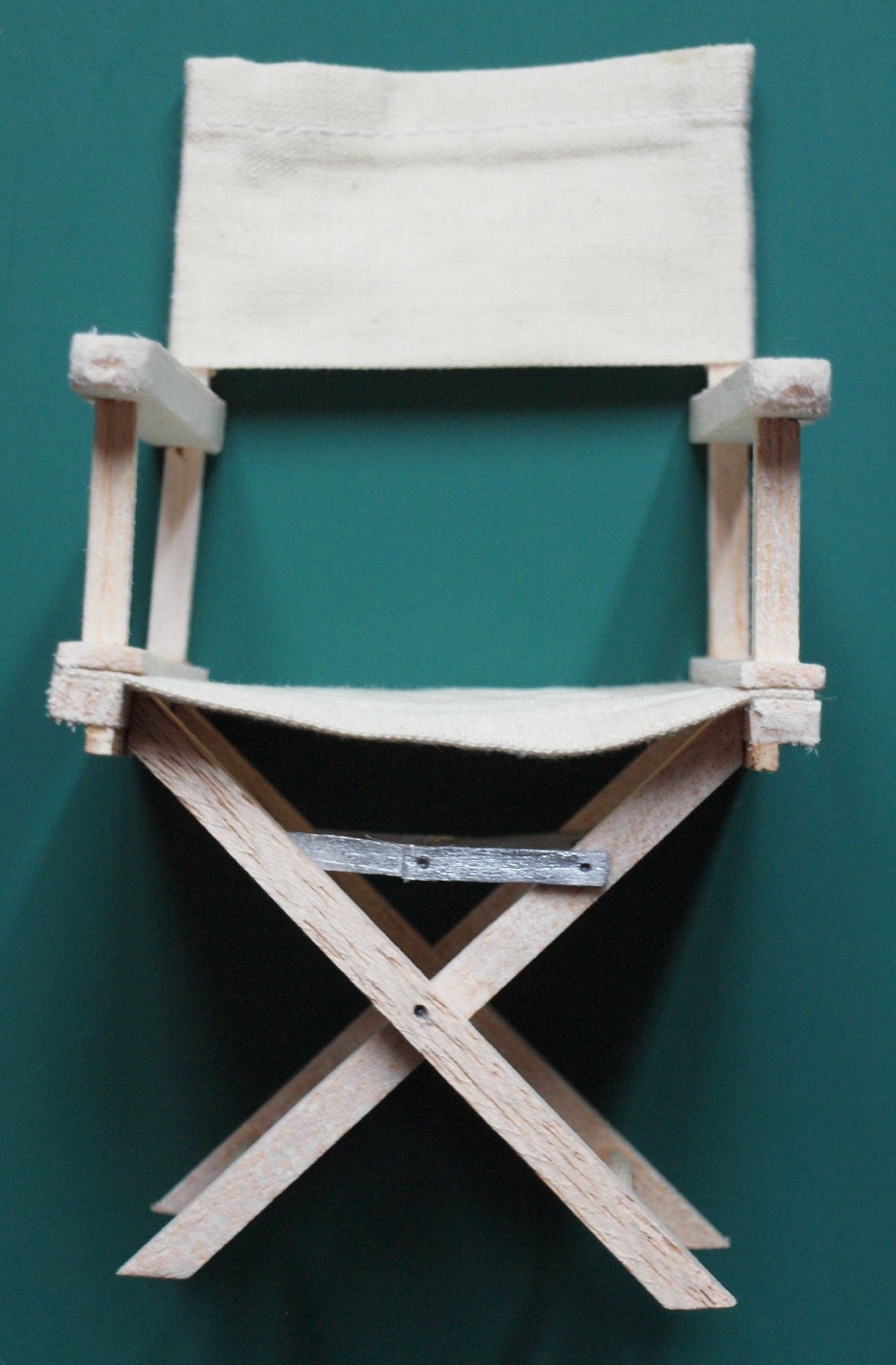 LE FAUTEUIL METTEUR EN SCENE - CREATIONS EN TOUT GENRE LE FAUTEUIL METTEUR EN SCENE - CREATIONS EN TOUT GENRE