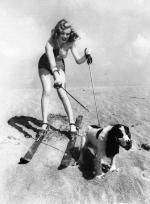 1947-02_03-Fox_publicity-sitting02-bikini_bicolor-ski-016-1