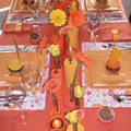 Table jaune orange en feutrine