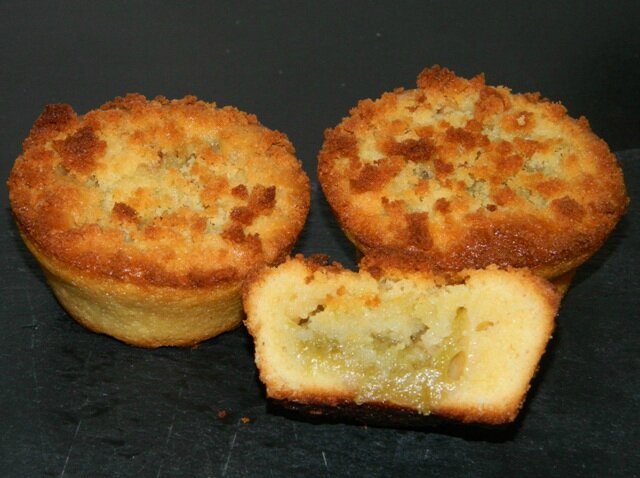 Petits Gateaux Au Chocolat Blanc Rhubarbe Et Crumble Cake P Tit Sable S Engourmandise