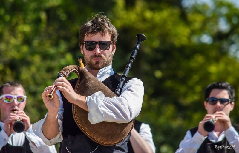Le Bagad Sonerien An Oriant en Vendée 15 Fête du chocolat à Réaumur @feteduchocolat (5)