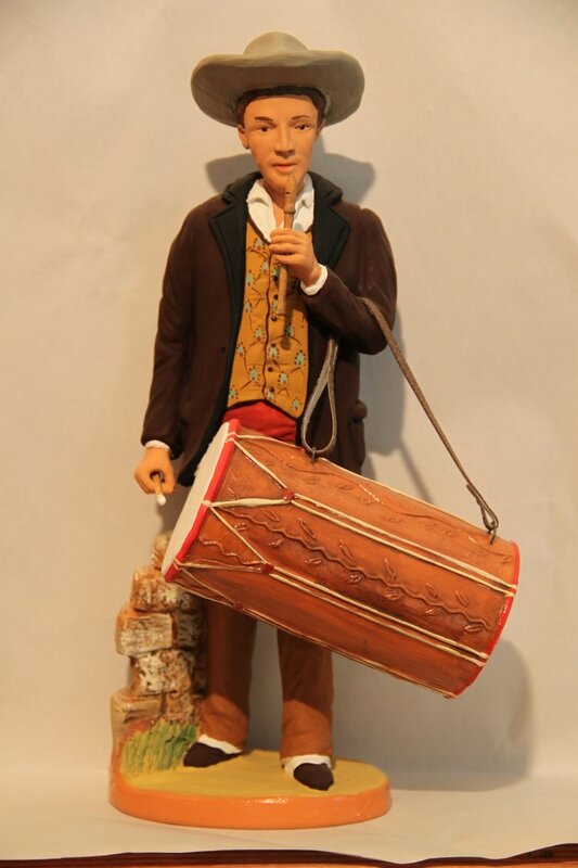 santon_FOUQUE_Tambourinaire_30cm