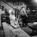 syi_sc04_on_set_015_1