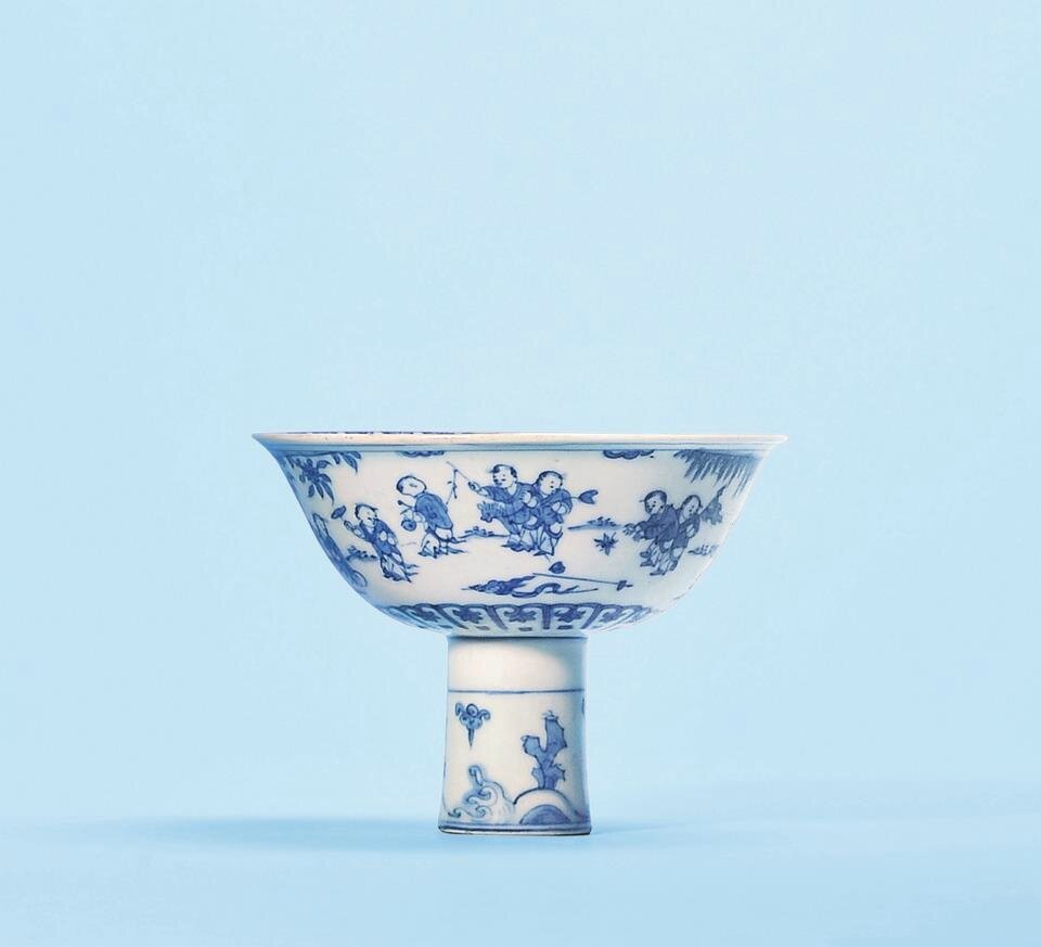 A blue and white stem bowl. Chenghua Period -Zhengde Period. Ming Dynasty (1368-1644). D 13.7 cm. Estimate: RMB 250,000-350,000. Price Realized: RMB 690,000. Photo China Guardian Auction Co., Ltd