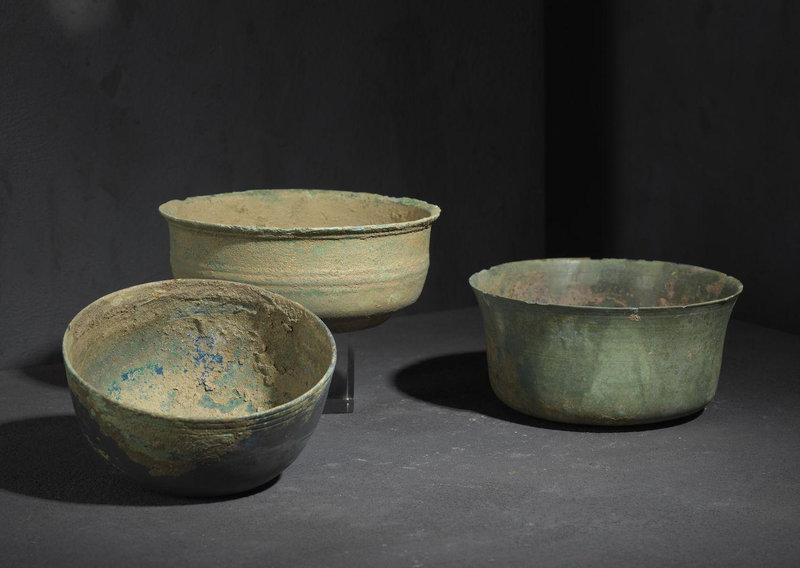 Lot de trois bols de formes différentes, Vietnam, période Hán-Việt, 1°-3° siècle