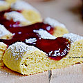 Croquets ou biscuits à la confiture ou gâteau rigole