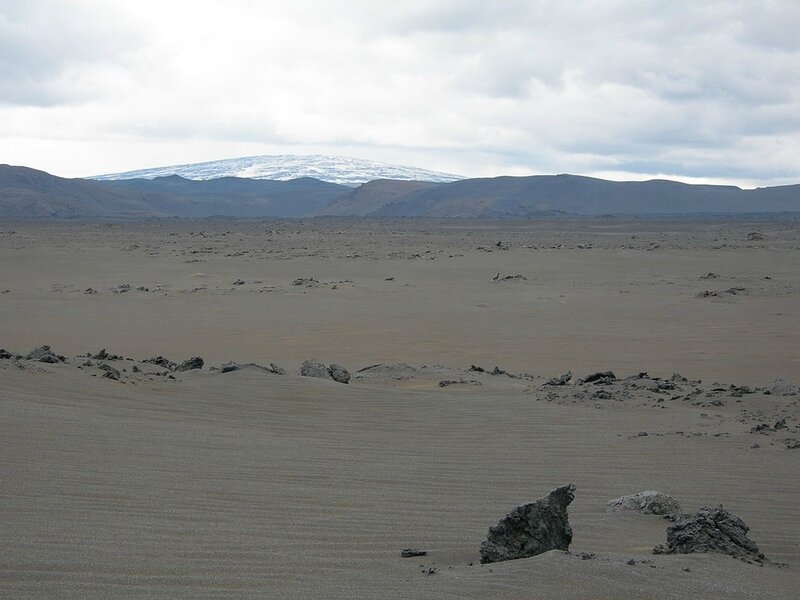 1024px-Shield-volcano-iceland