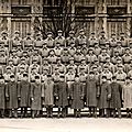 08 Caen, Quartier Claude Decaen, groupe 1938, 43e RAD, hommes d'une batterie avec officiers et sous officiers