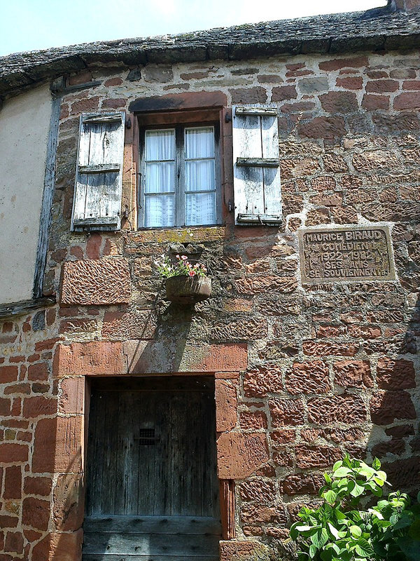 800px-Correze_Collonges-La-Rouge_Rue_Noire_Maison_De_Maurice_Biraud_28052012_-_panoramio