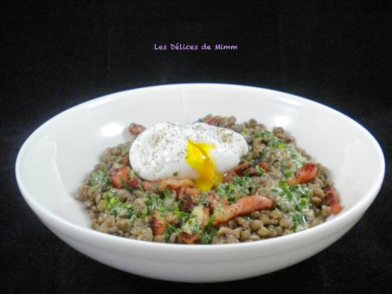 Salade tiède de lentilles, œuf poché et lardons fumés 2