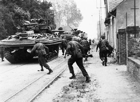 House_to_house_fighting_at_Riva_Bella_near_Ouistreham