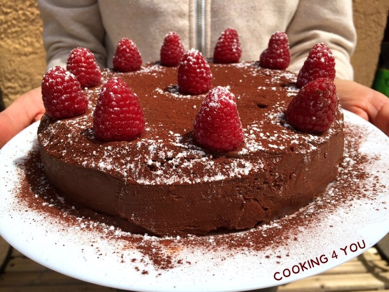gateau au chocolat et framboises 022