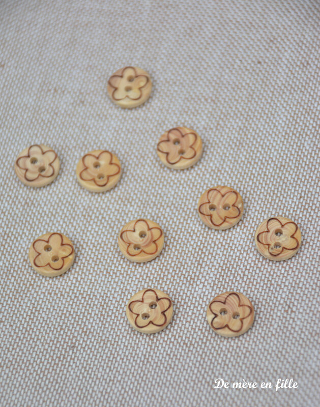 bouton bois motif fleur 10 mm