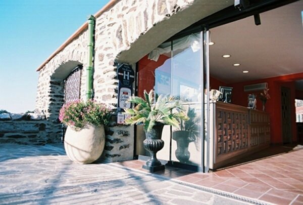 Restaurant-La-Balette-Entree_reference