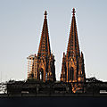 Cologne, cathédrale, flèches au loin