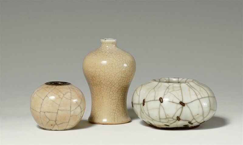 Three small guan- and ge-type-glazed vessels