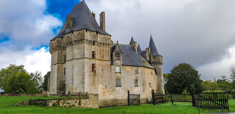 Cherveux, Château des Lusignan (Mélusine, Saint Louis, Prince Noir… (1)