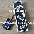 Guitare miniature-modèle Avril Lavigne Fender à damier
