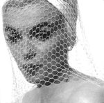 1962_07_10_by_bert_stern_white_veil_wb_0090_12