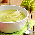 Une soupe délicieusement veloutée à ig bas , sans pommes de terre, (ni beurre, ni crème)…