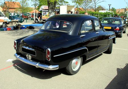 Simca aronde elysée (1956-1958)(7ème bourse d'échanges autos-motos de Chatenois) 02